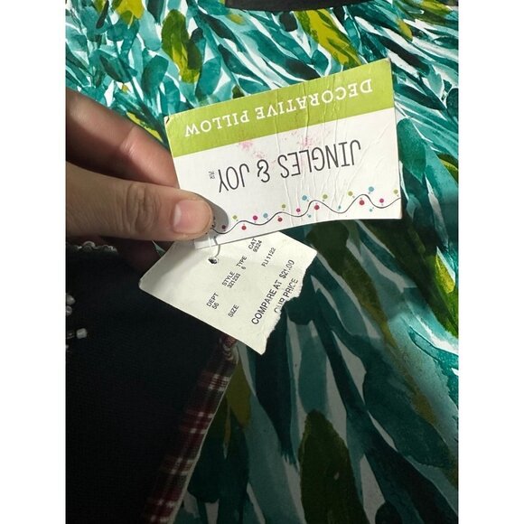 Jingles & Joy Christmas throw pillow - Picture 5 of 10